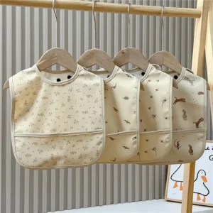 Waterproof Baby Feeding Bib Apron, Boys and Girls Saliva Towel